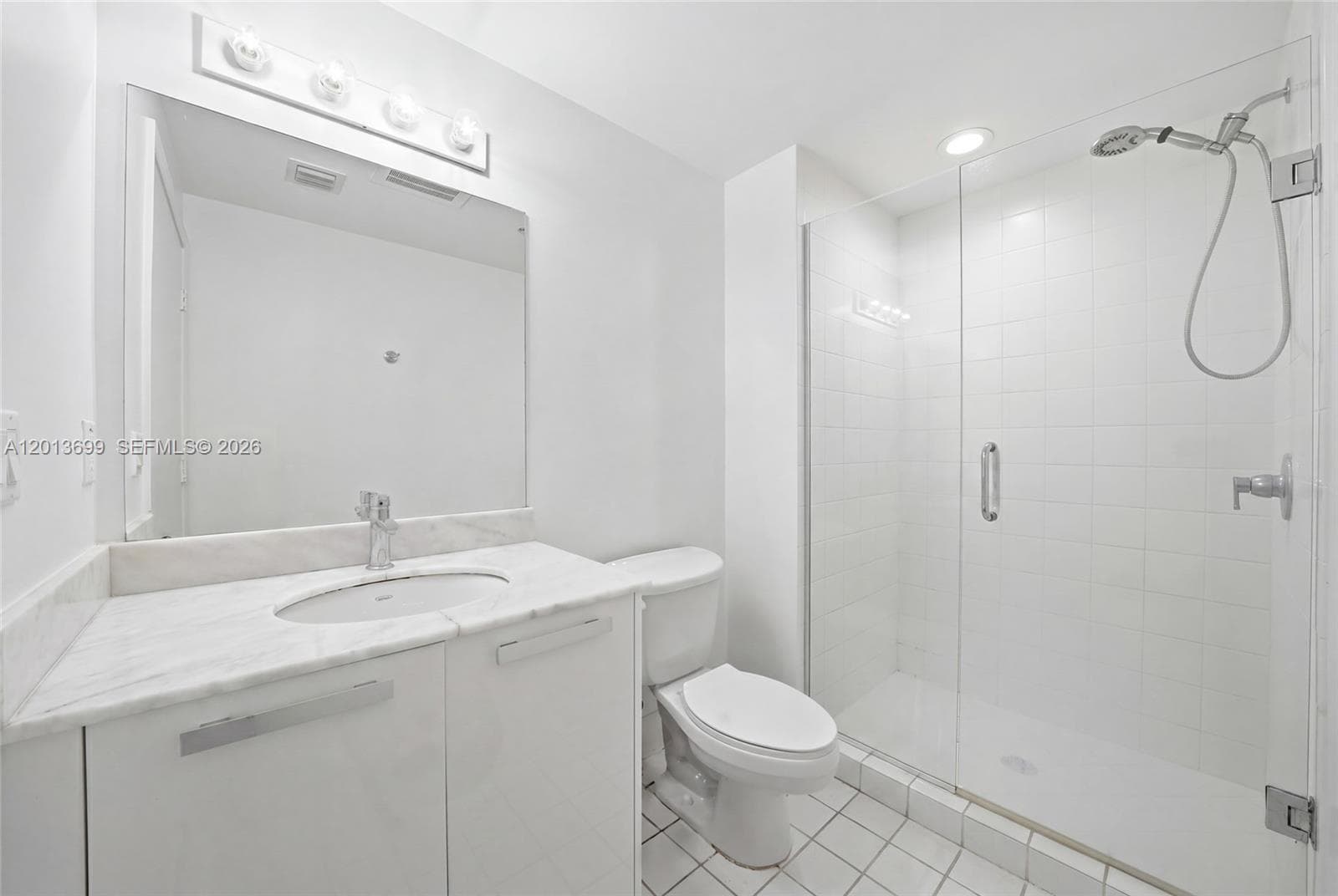 601 NE 36th St 2707 photo 21