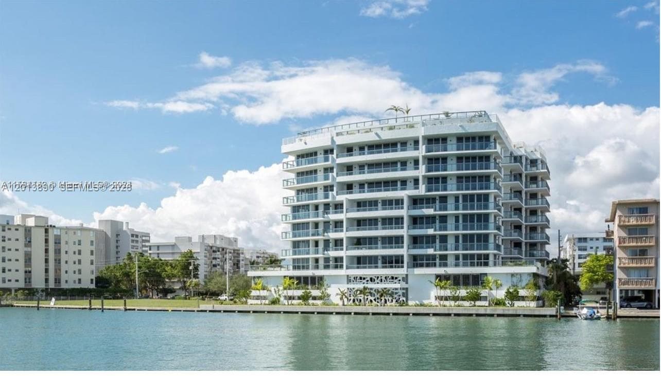 9261 E Bay Harbor Dr 704 photo 12