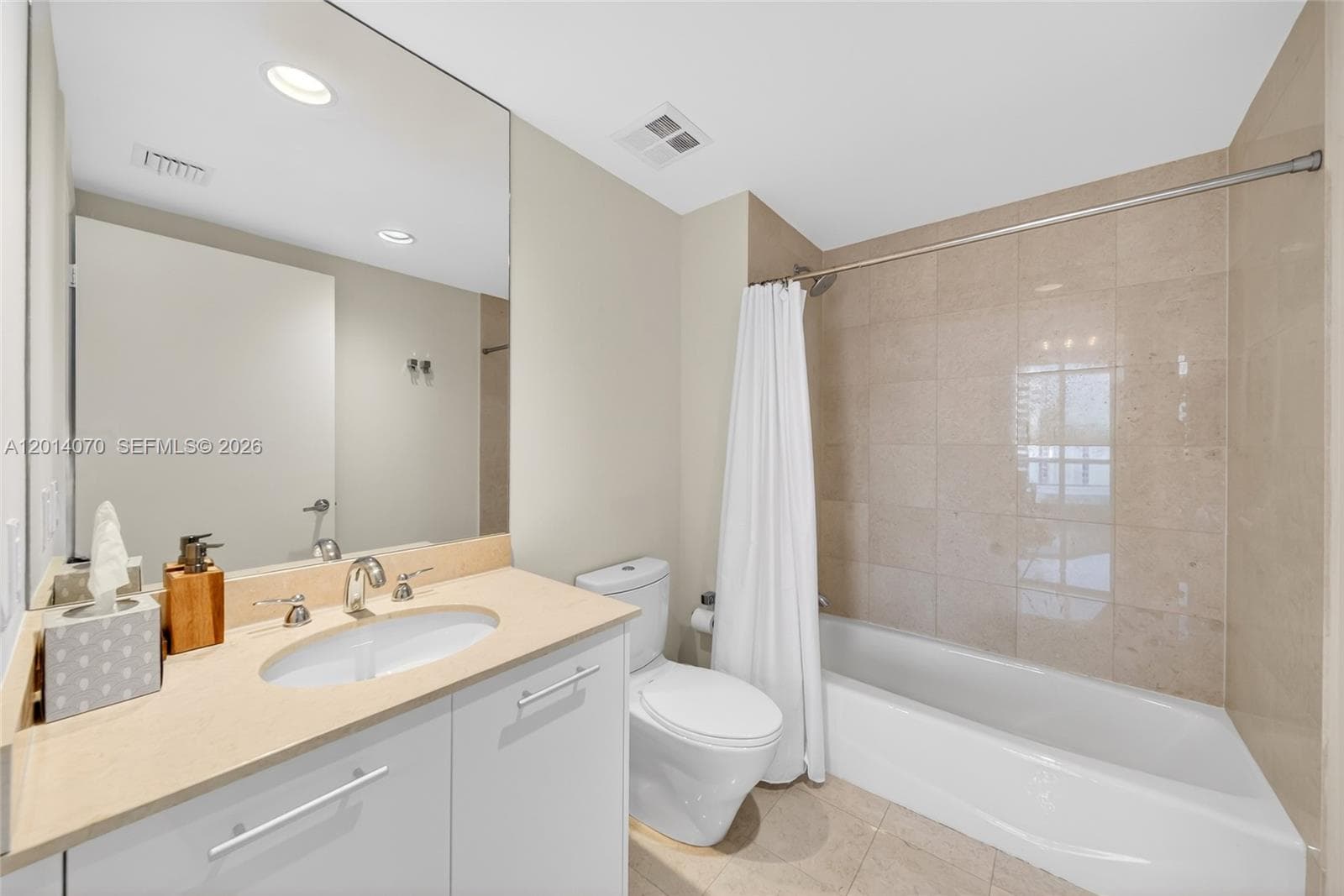 2711 Ocean Dr 1901 photo 23