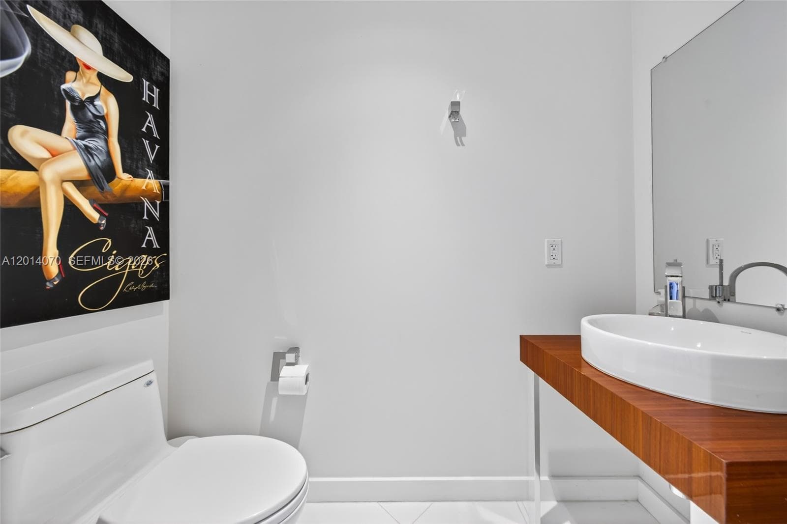 2711 Ocean Dr 1901 photo 14