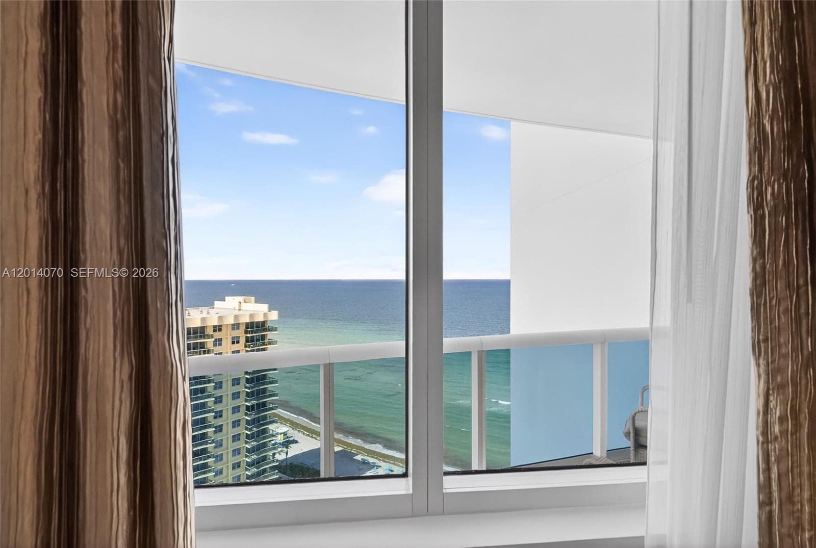 2711 S Ocean Dr 1901 photo 8