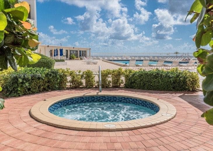 3505 Ocean Dr 210 photo 22