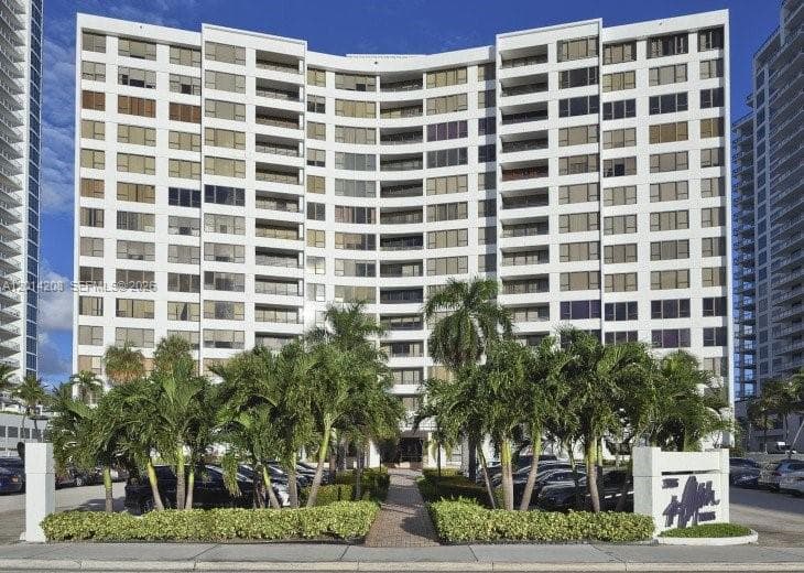 3505 Ocean Dr 210 photo 18
