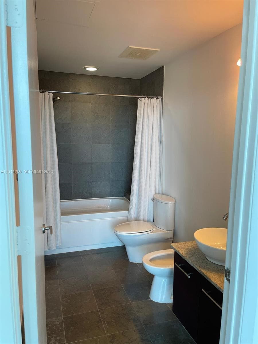 3029 NE 188th St 602 photo 5