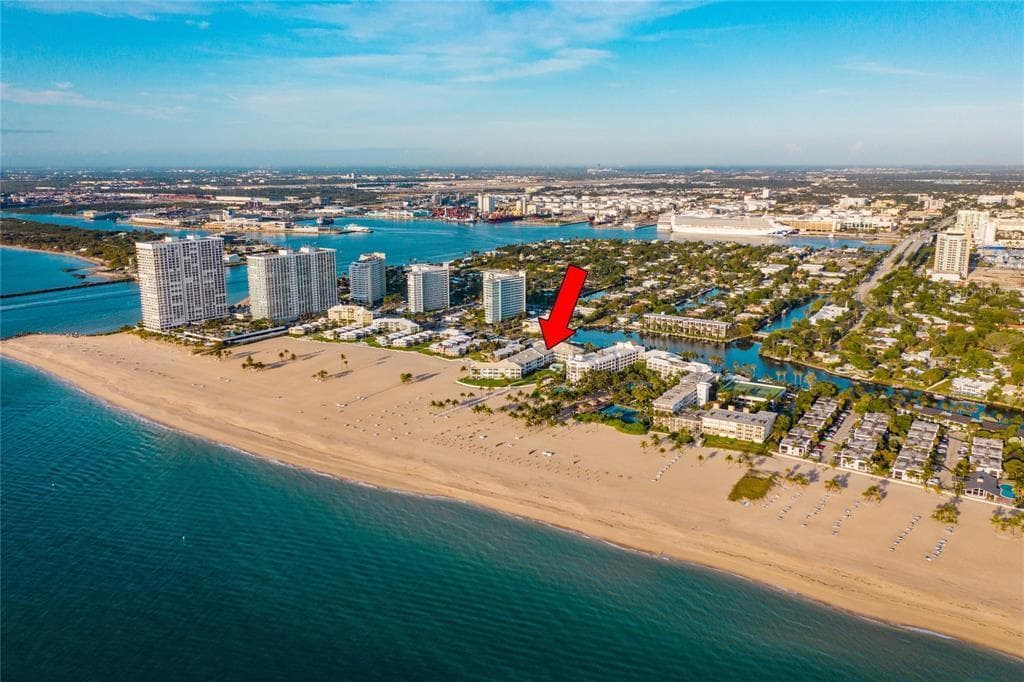 1750 S Ocean Lane 219 photo 3
