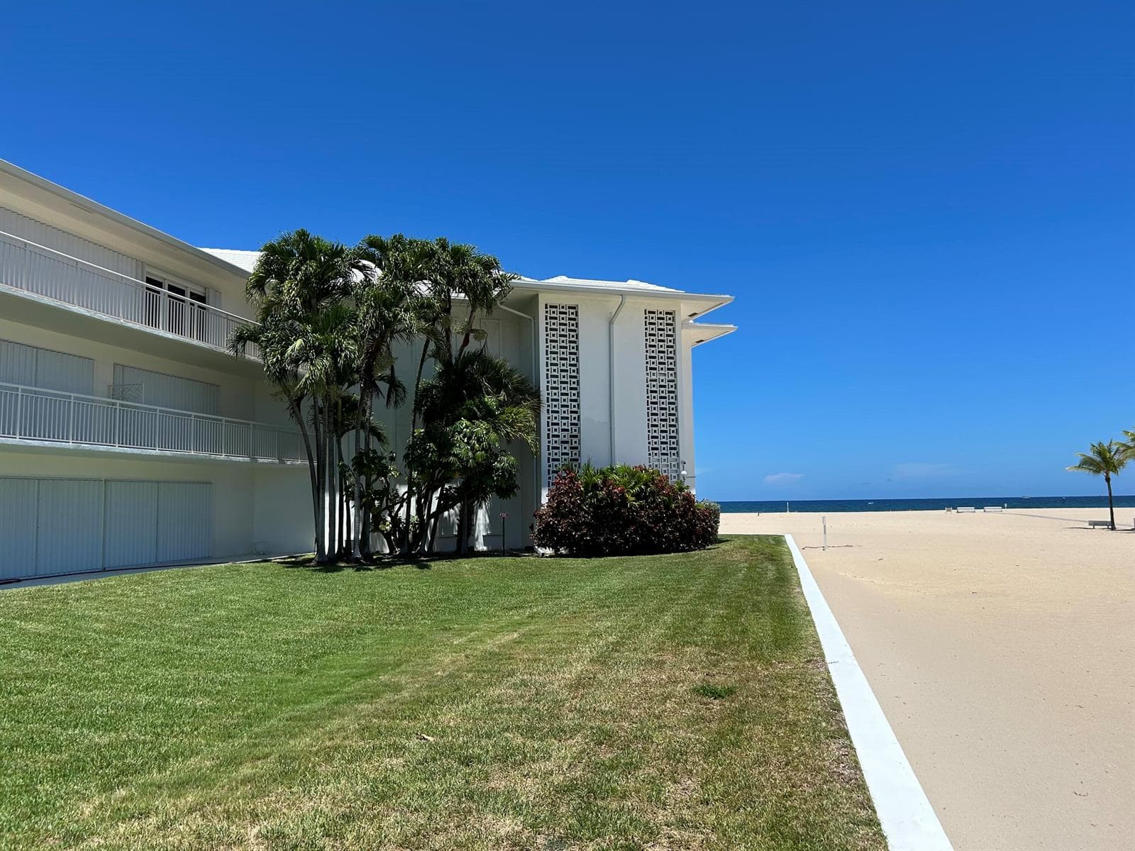 1750 S Ocean Lane 219 photo 24