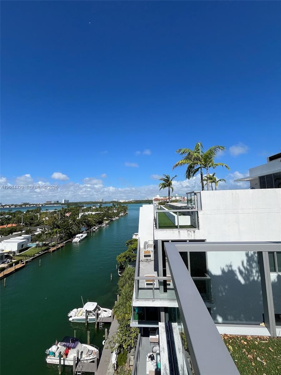 9940 W Bay Harbor Dr 7B-S photo 20