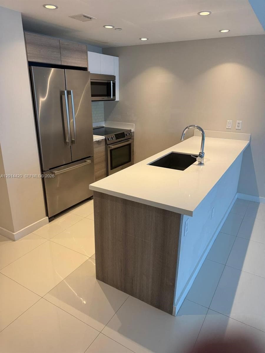 9940 W Bay Harbor Dr 7B-S photo 25