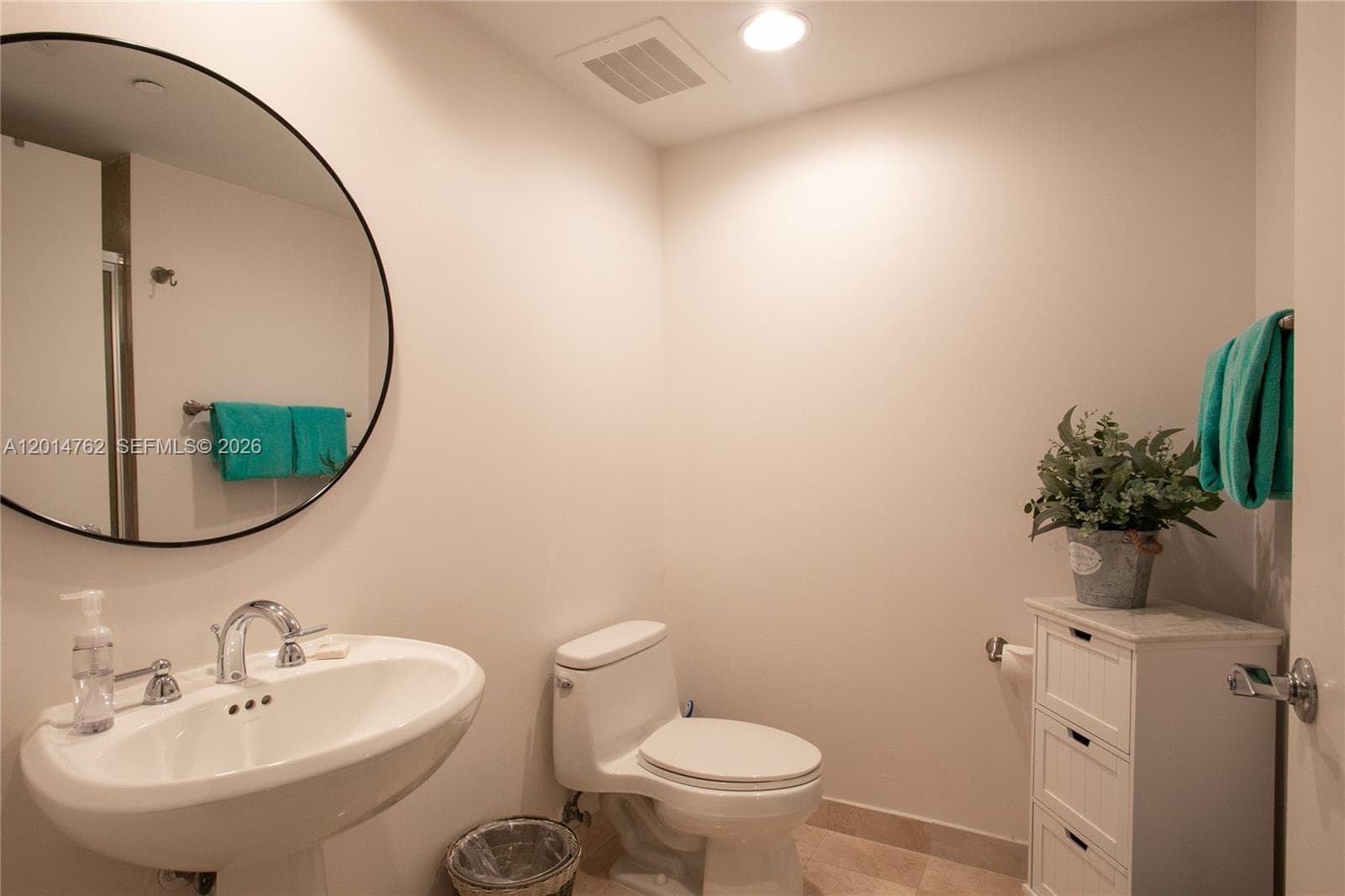 1830 Ocean Dr 4504 photo 17