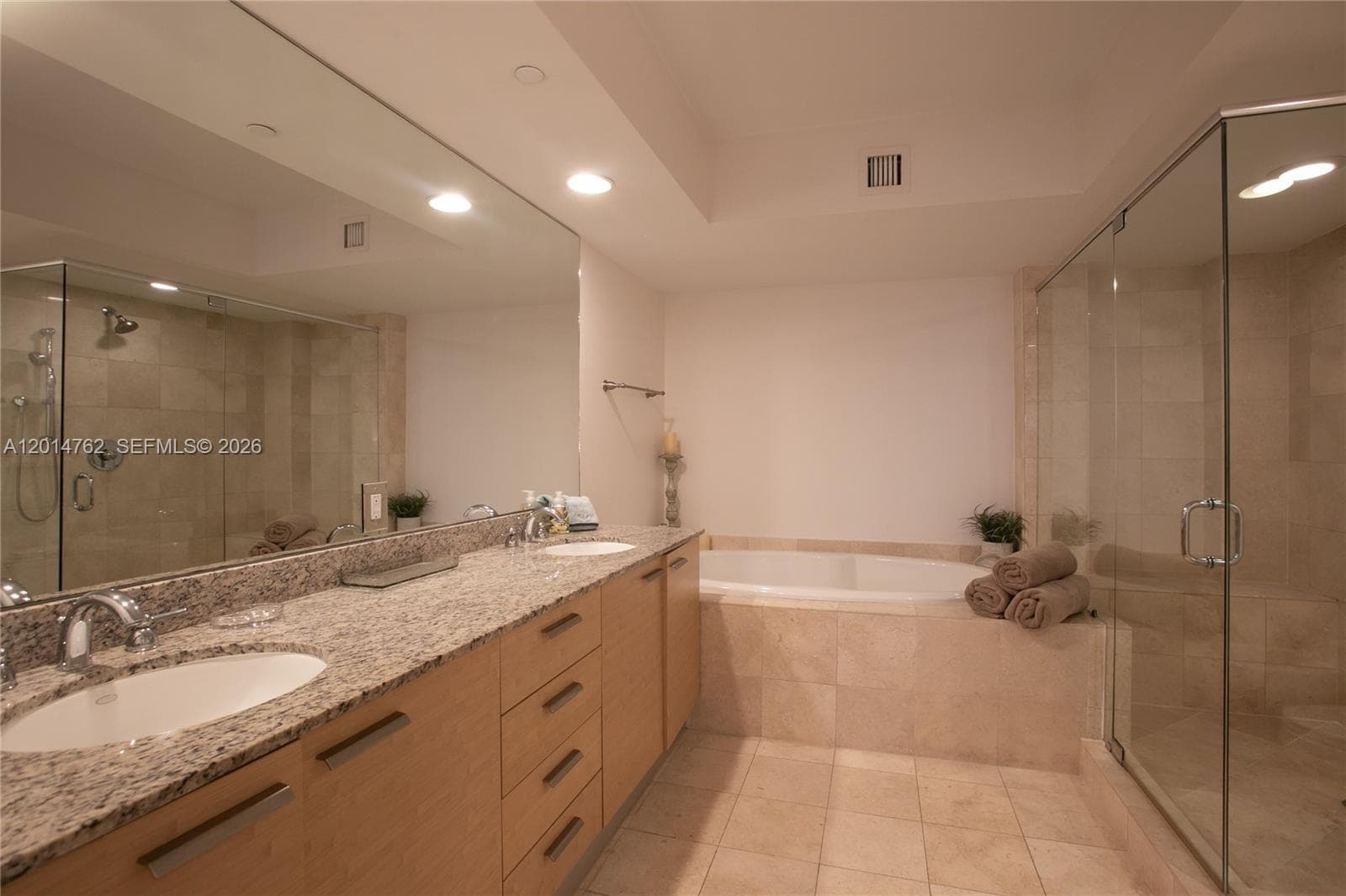 1830 Ocean Dr 4504 photo 15