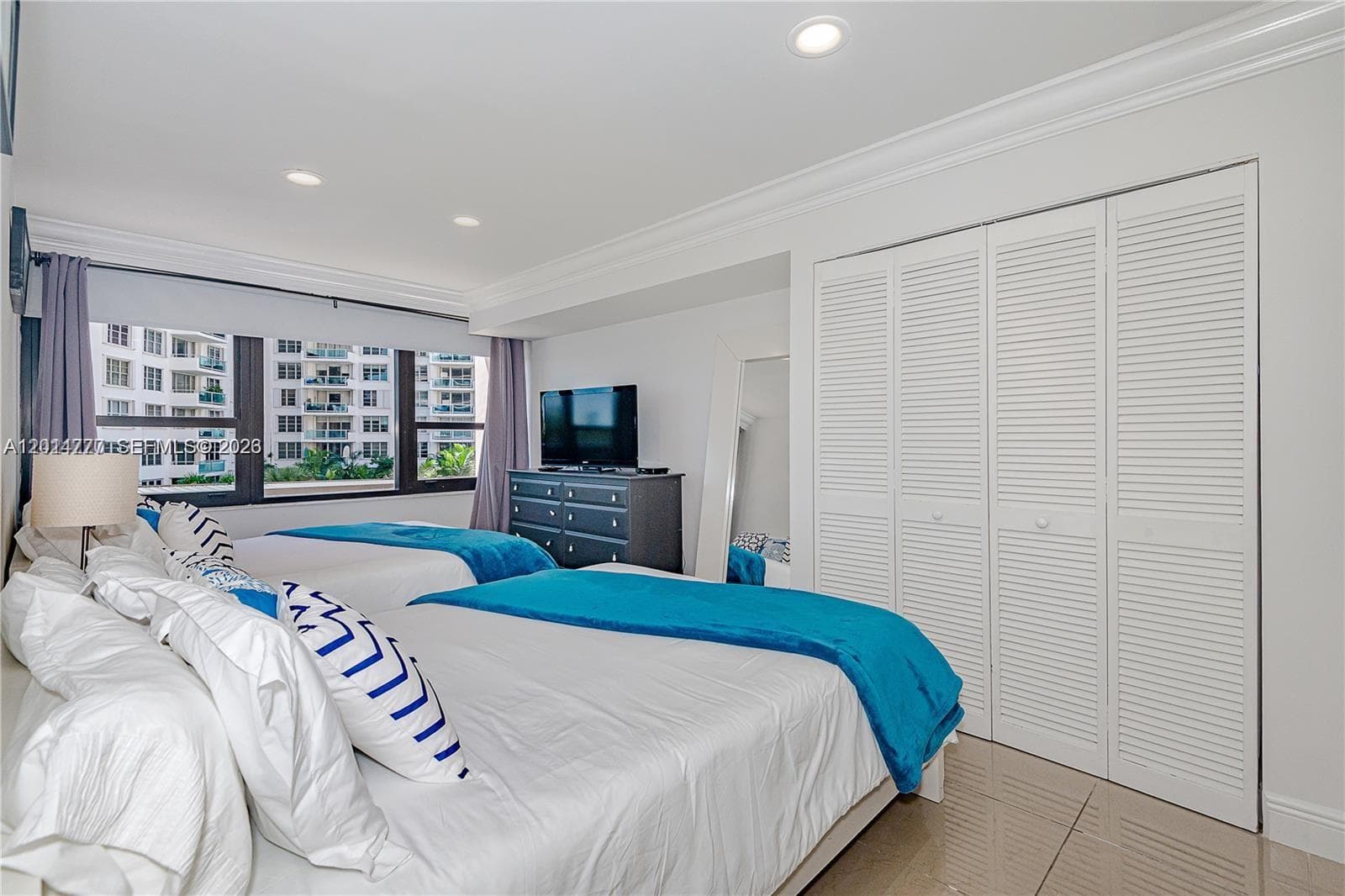 5225 Collins Ave 407 photo 4