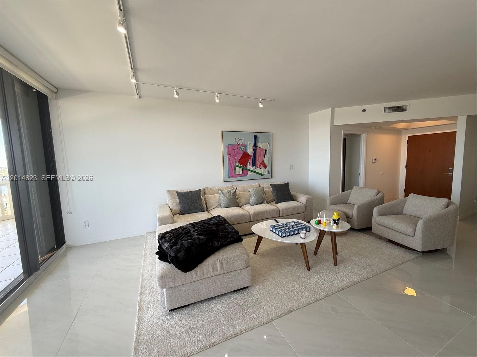2000 Island Blvd #1603 4