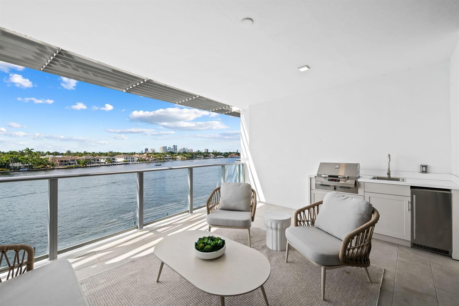 435 Bayshore Drive #302 2