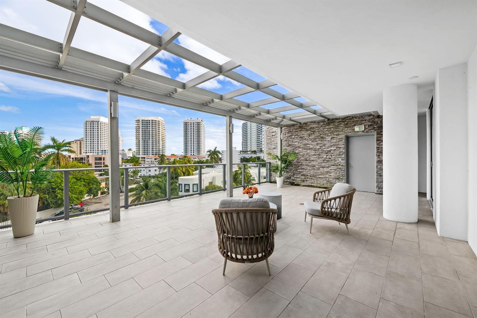 435 Bayshore Drive 302 photo 6
