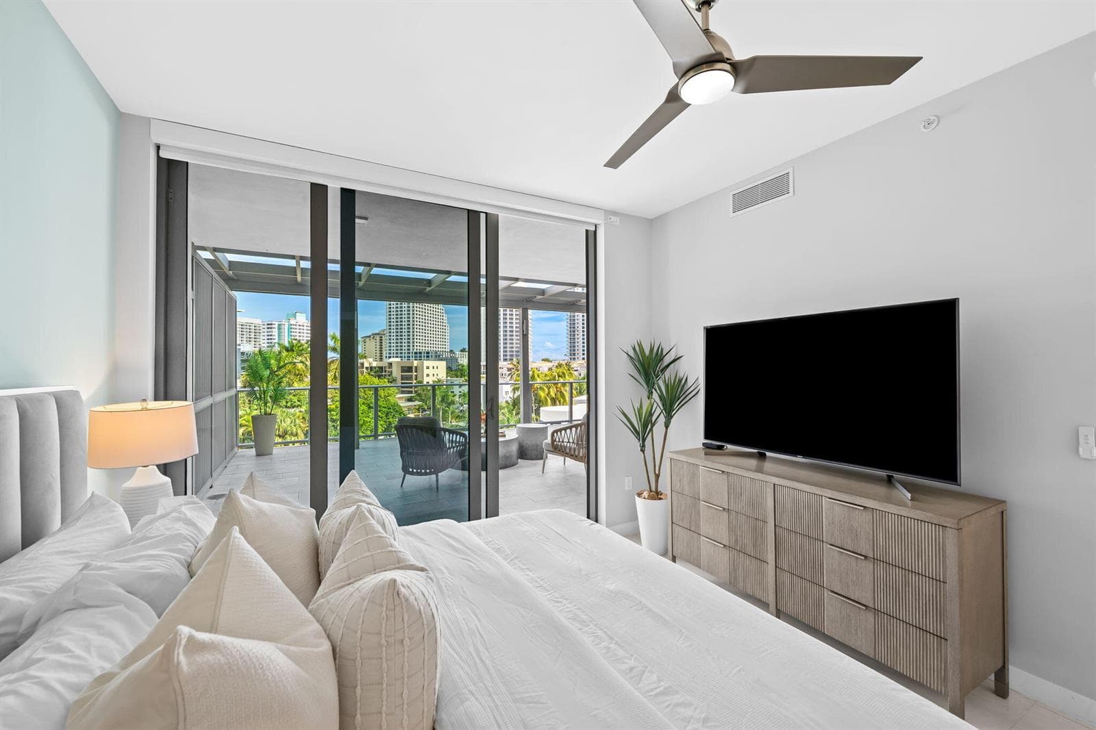 435 Bayshore Drive 302 photo 22