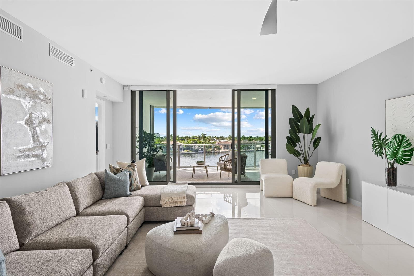 435 Bayshore Drive #302 1