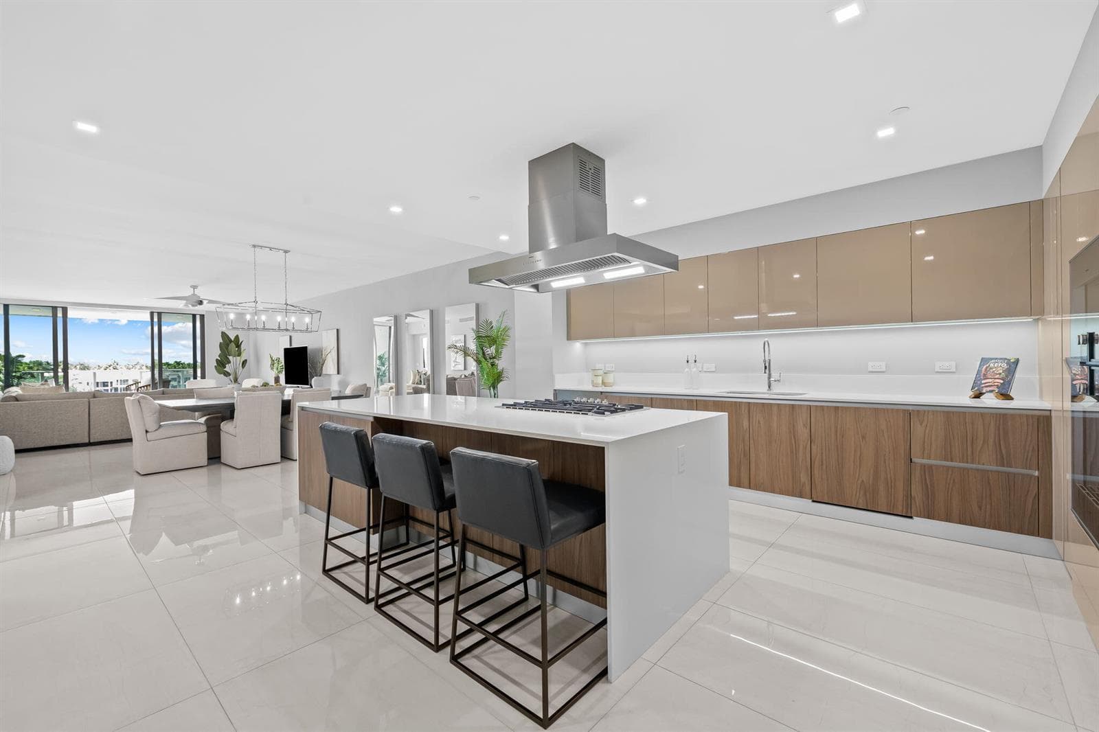 435 Bayshore Drive 302 photo 10
