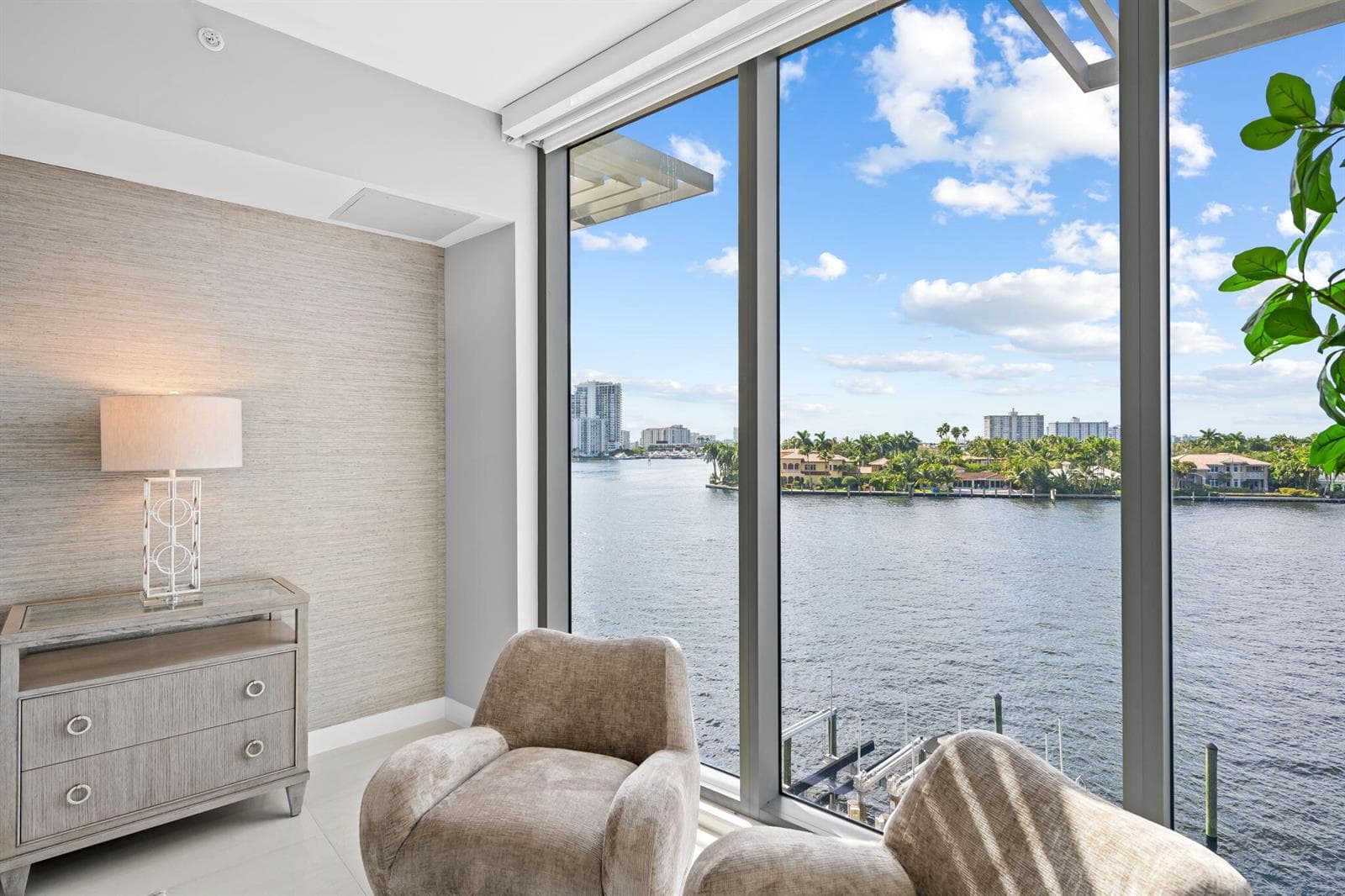435 Bayshore Drive 302 photo 14