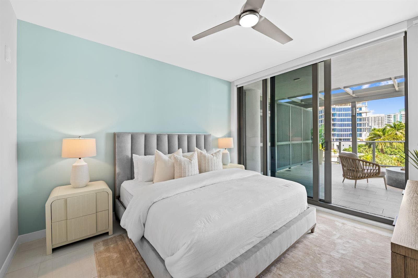435 Bayshore Drive 302 photo 21
