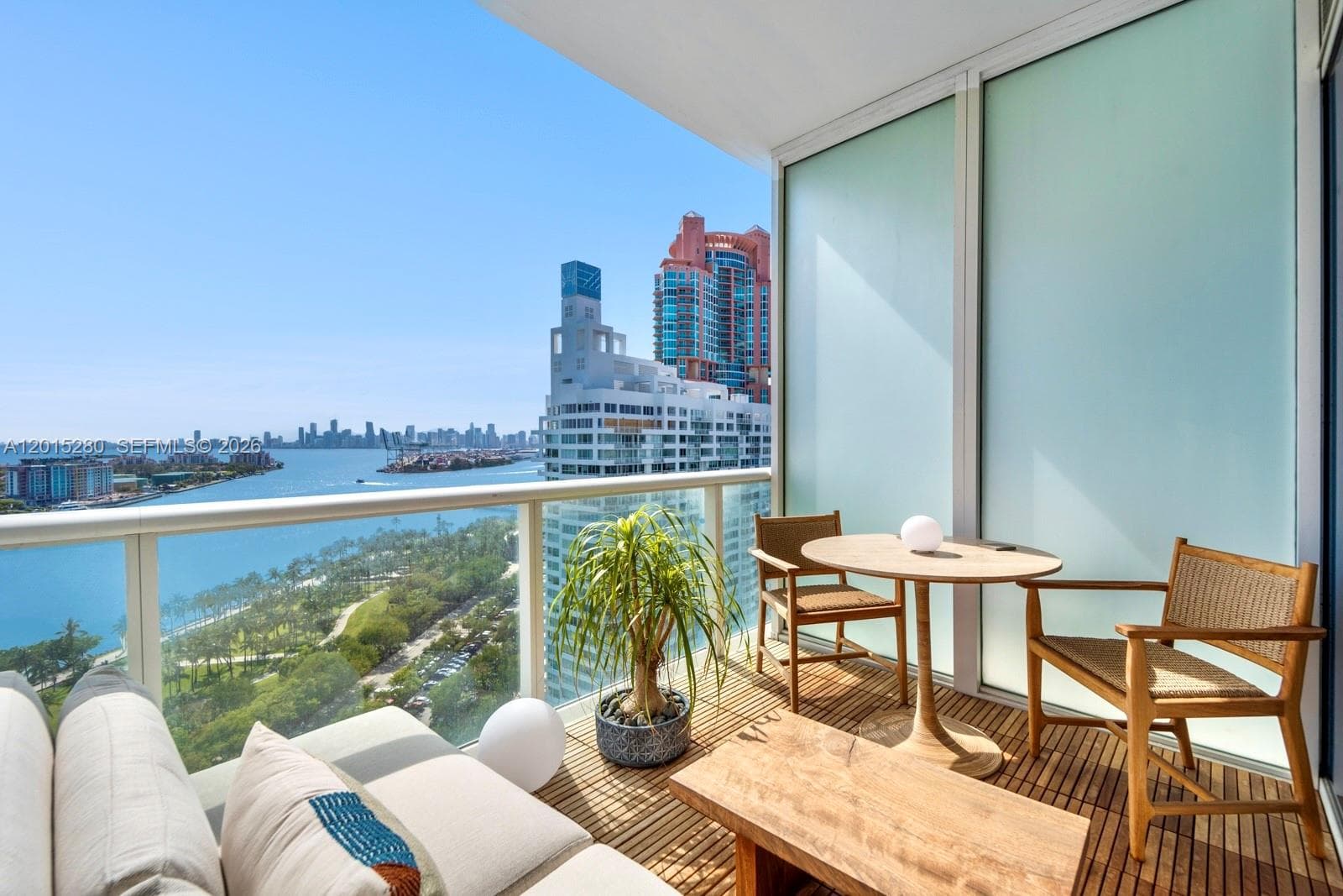 100 Pointe Dr 2