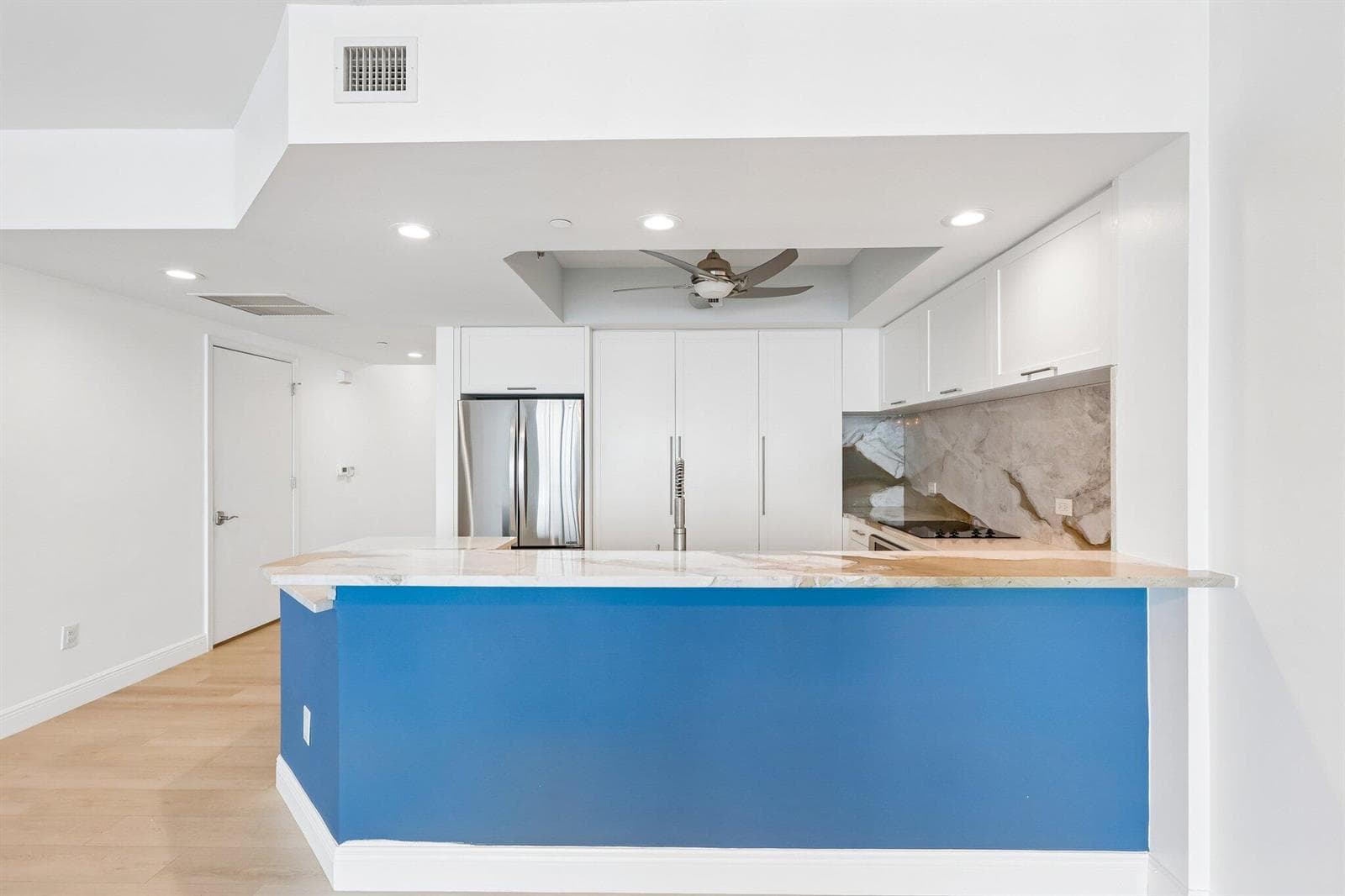 2650 Lake Shore Drive #1202 5