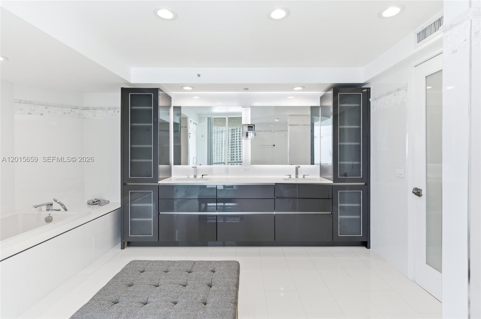 16400 Collins Ave PH41 photo 24