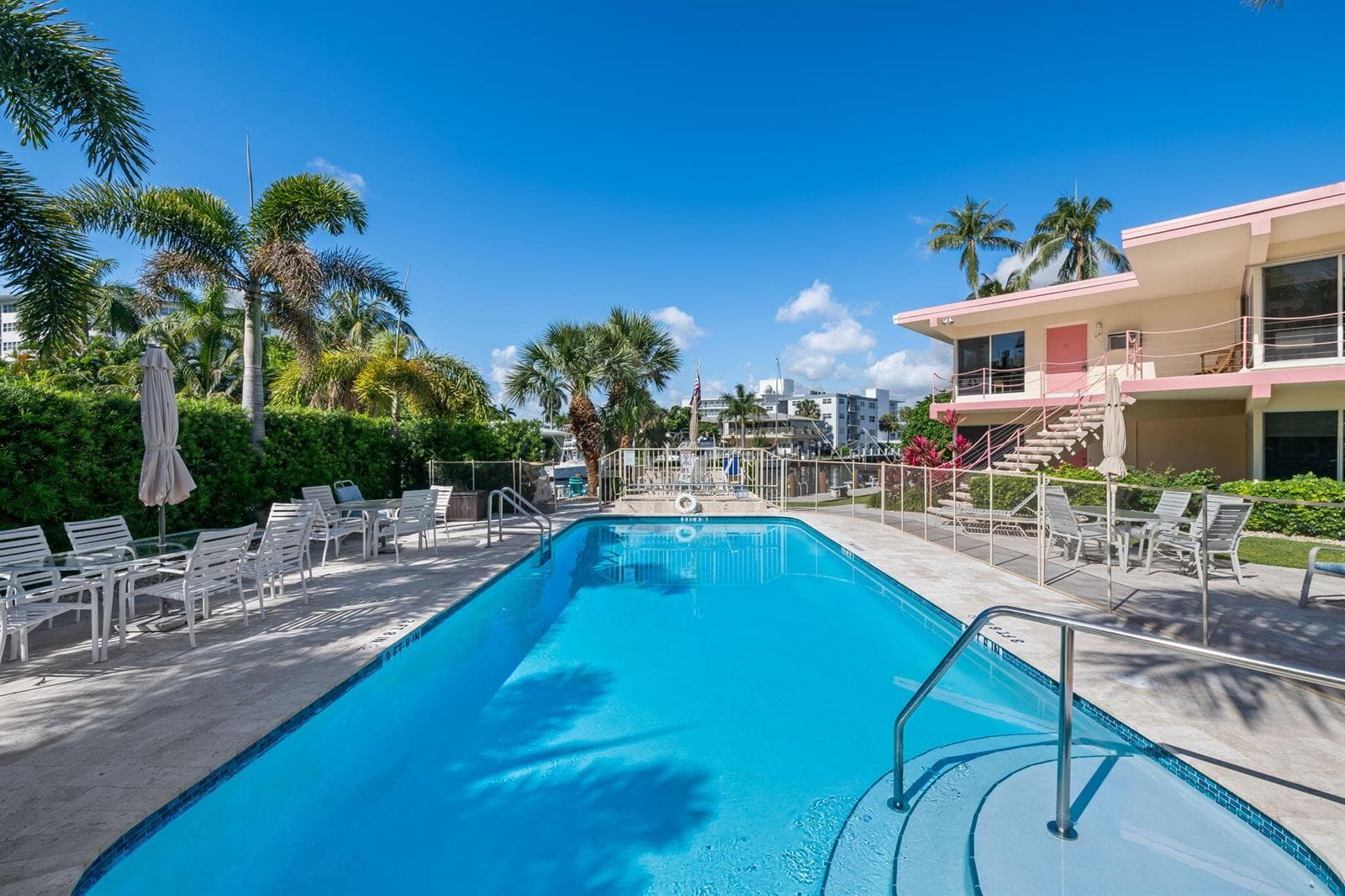 2825 NE 33rd #201 5