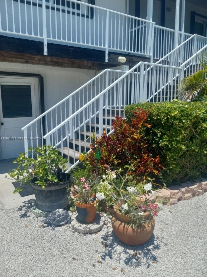 251 Pelican Ln 4