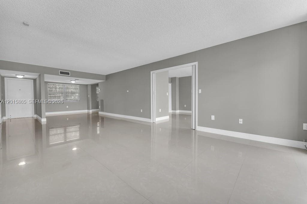 3100 NE 48th St 318 photo 9
