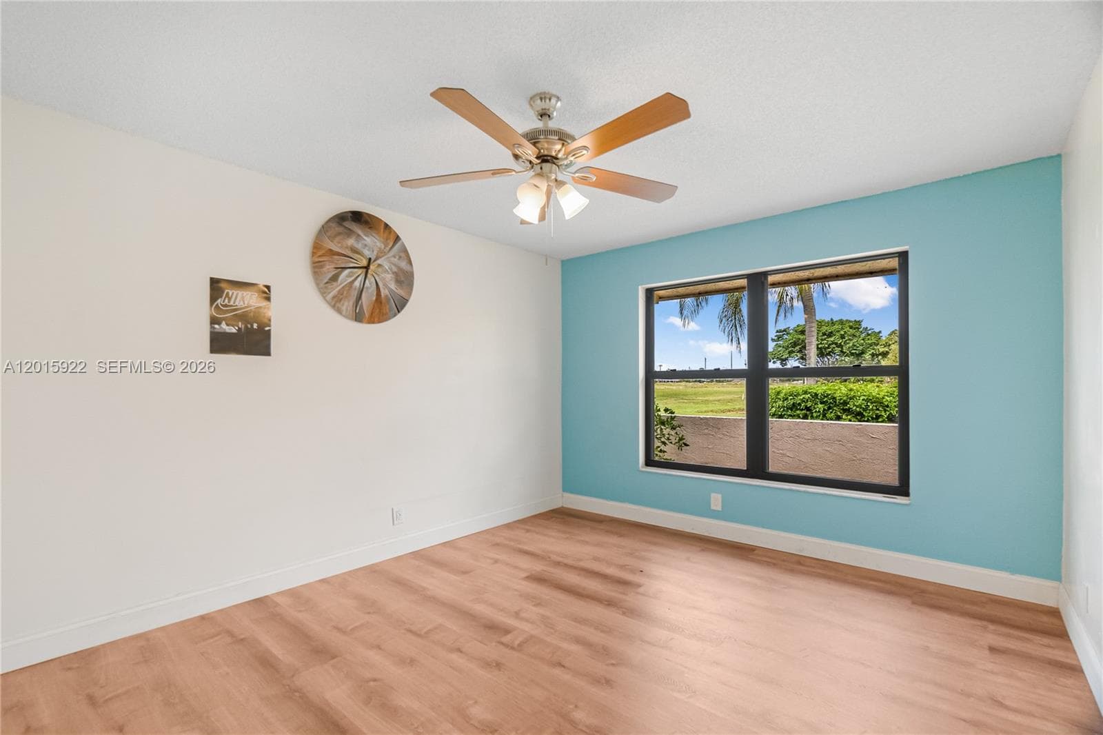 20013 Mona Cir photo 16