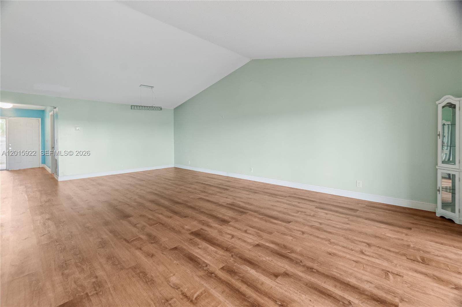 20013 Mona Cir photo 8