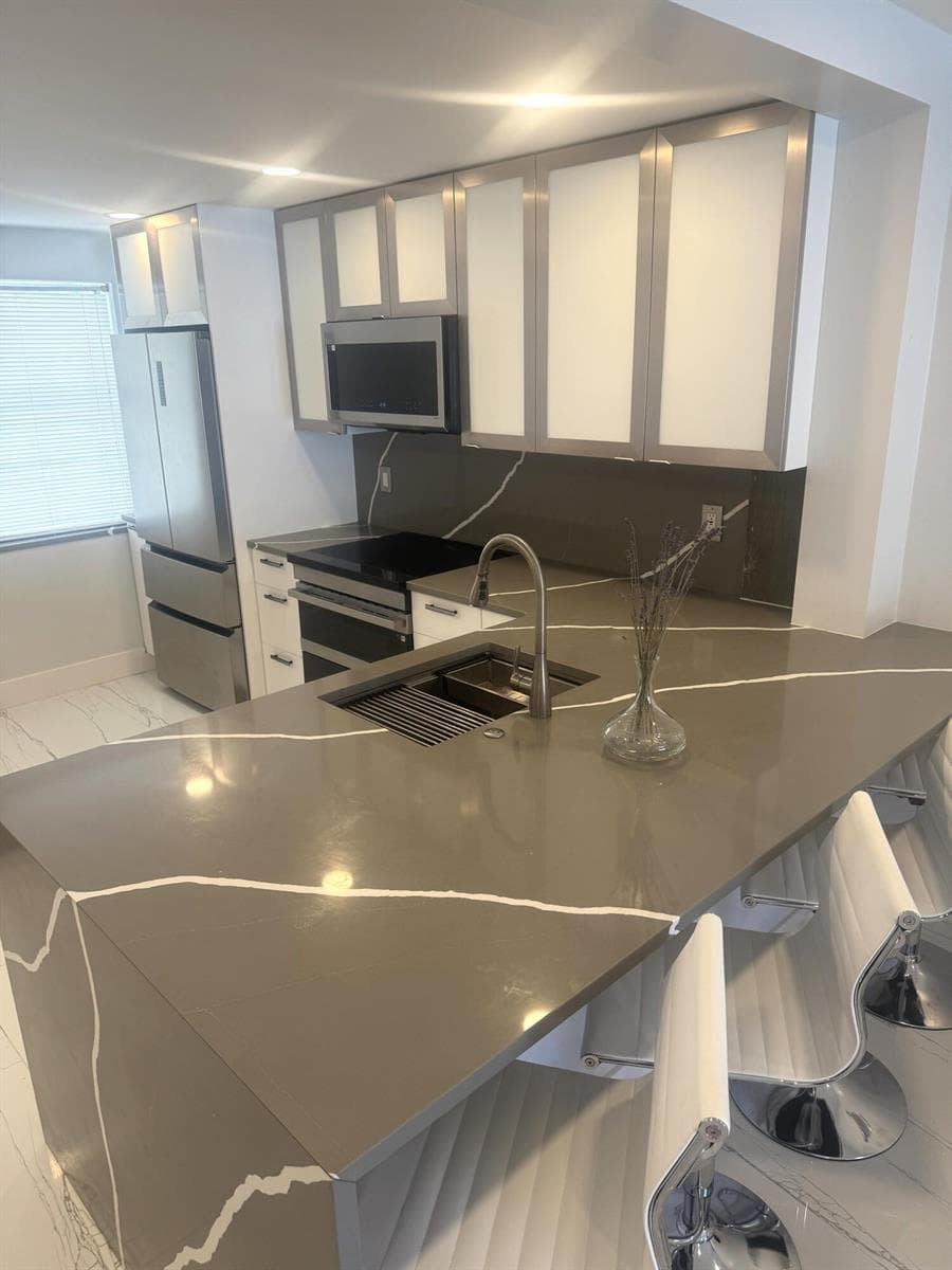 105 Paradise Harbour Boulevard #108 3