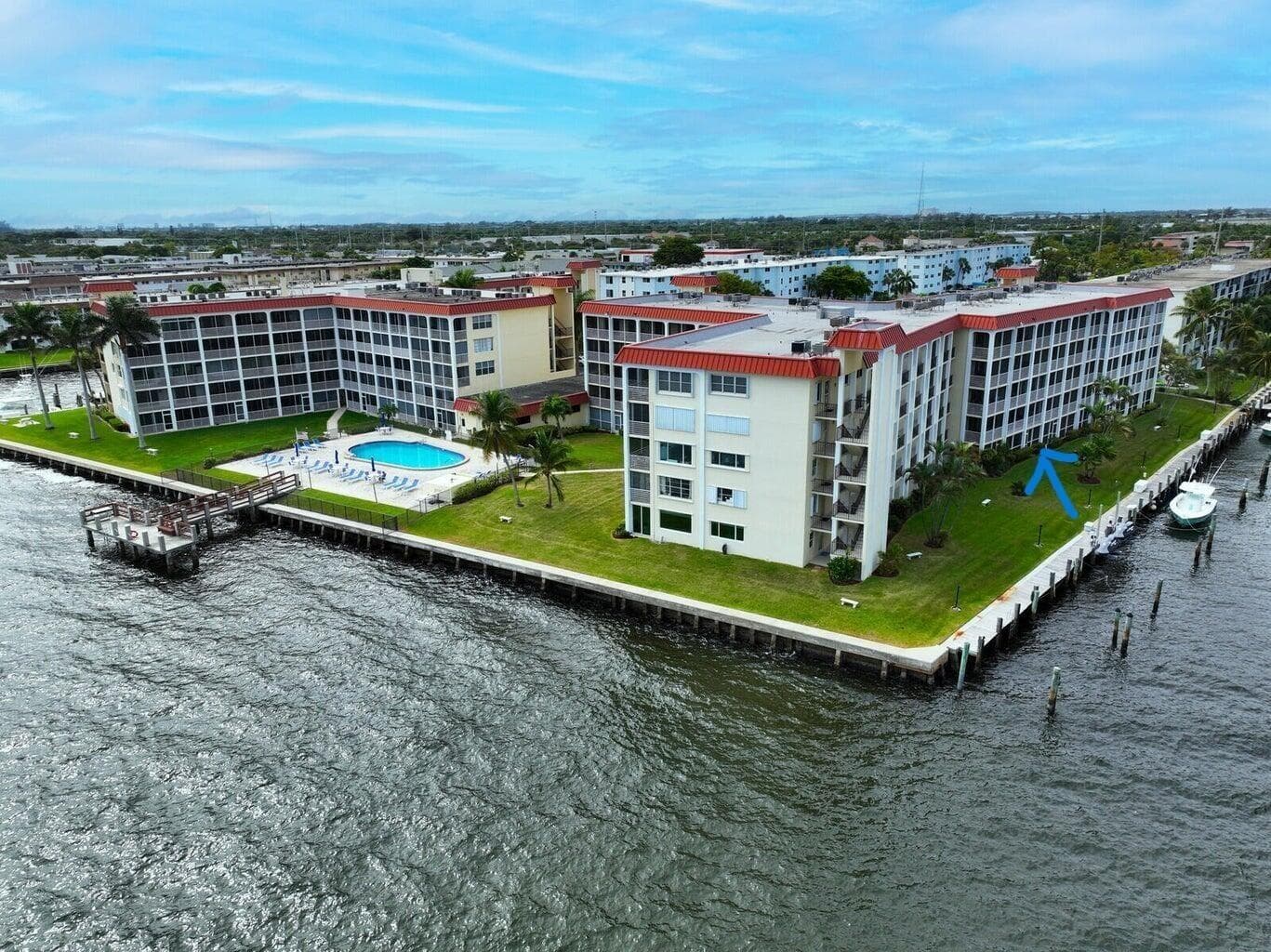 105 Paradise Harbour Boulevard #108 1