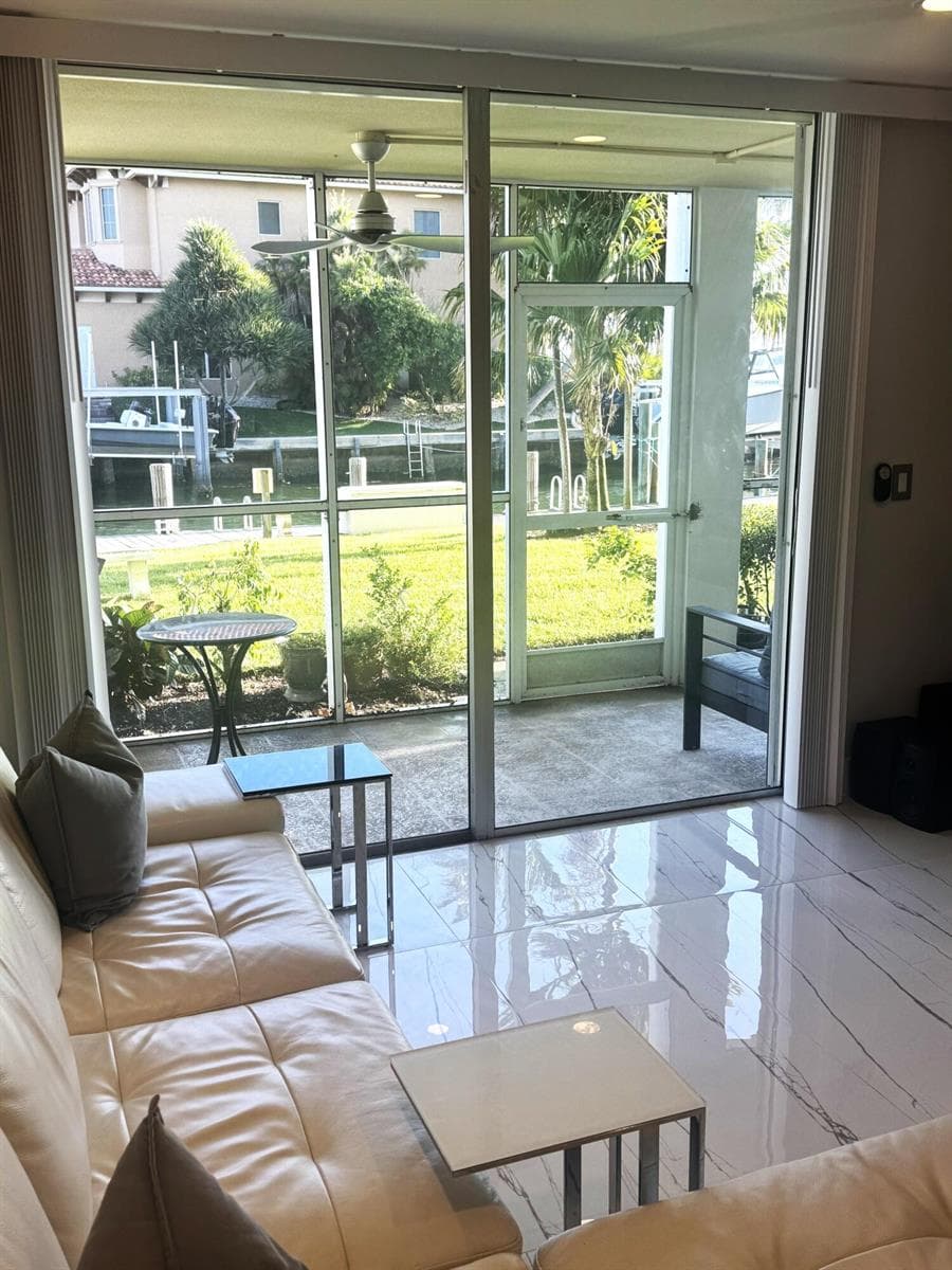 105 Paradise Harbour Boulevard #108 5