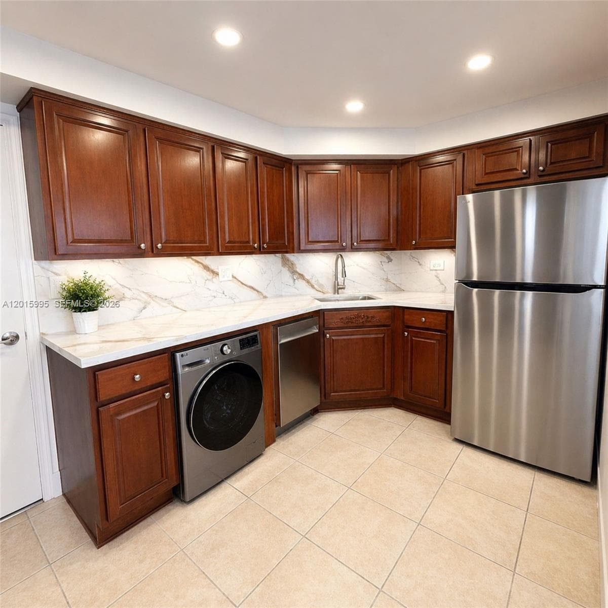 1408 Brickell Bay Dr 1104 photo 5