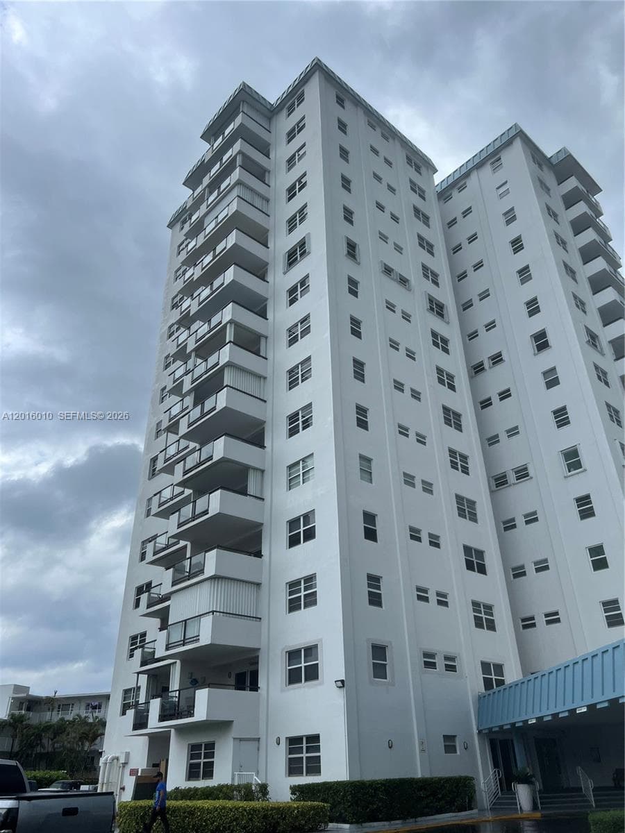 1500 S Ocean Blvd 508 photo 2