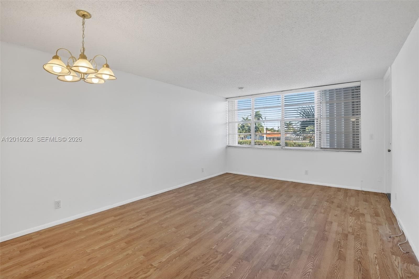 2761 Taft St 212 photo 13
