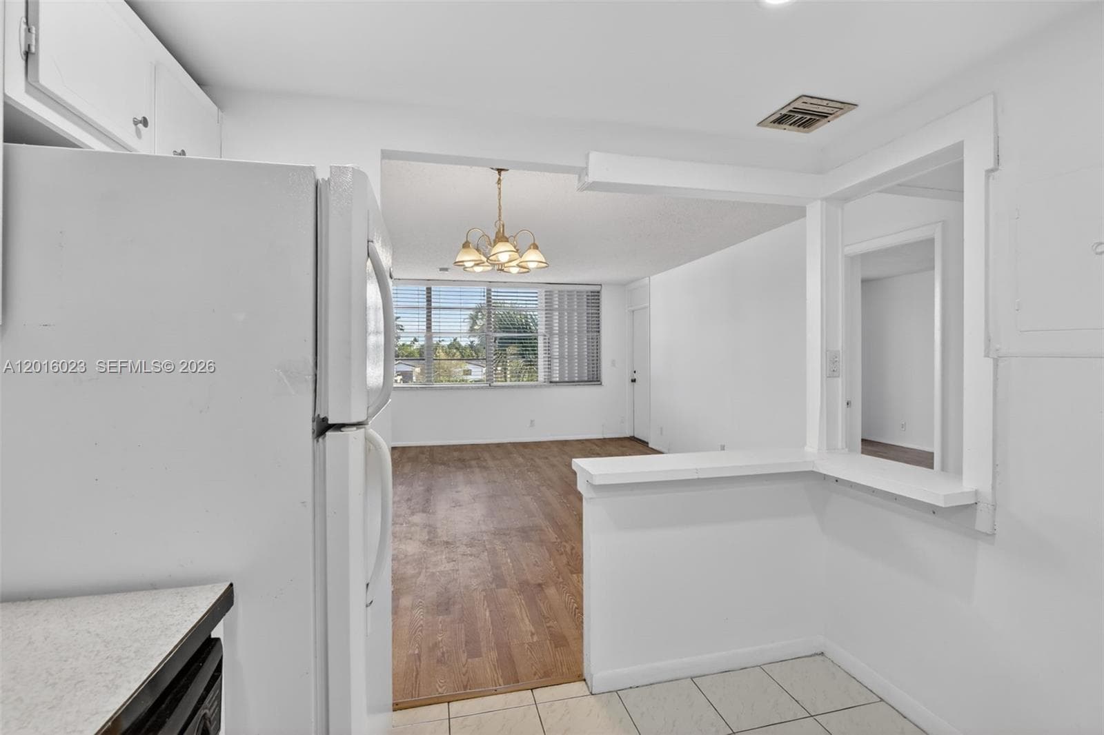 2761 Taft St 212 photo 7