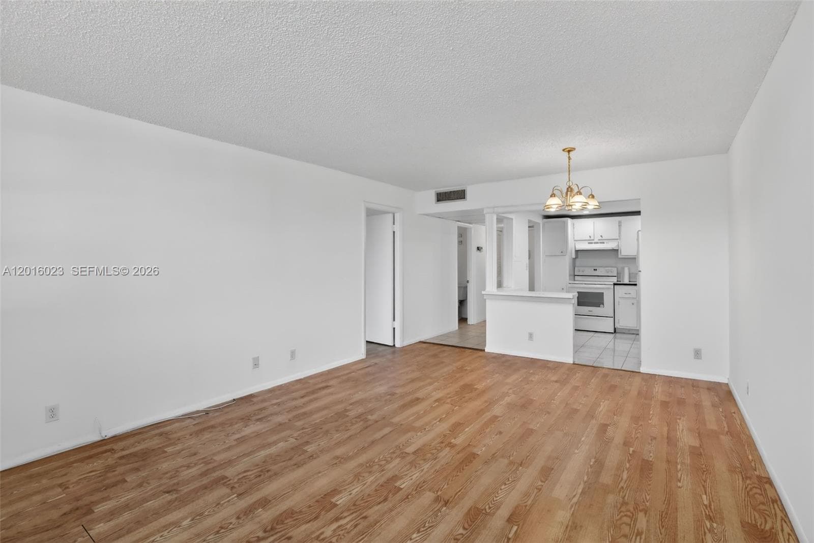2761 Taft St 212 photo 15