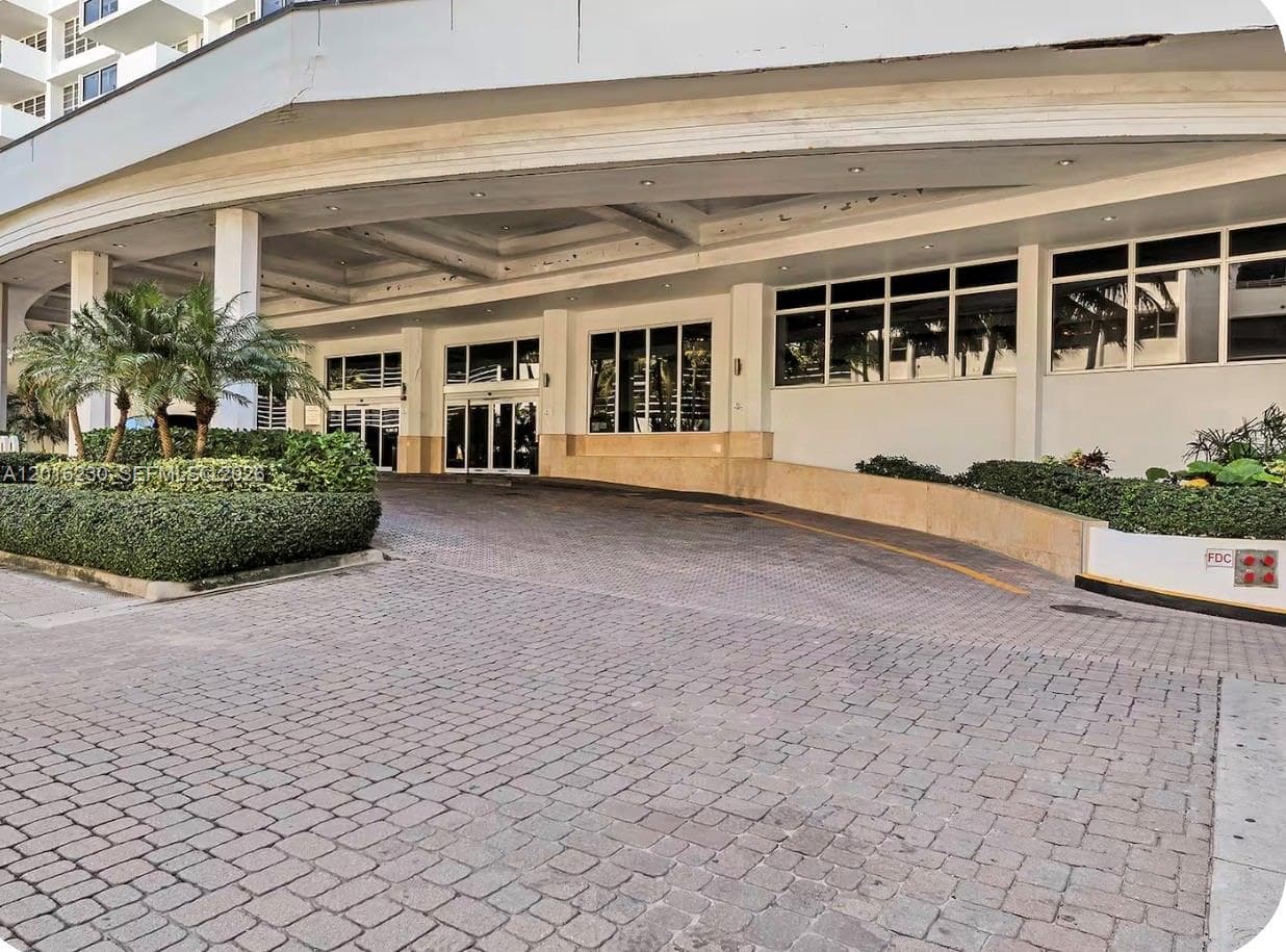100 Lincoln Rd 1641 photo 20