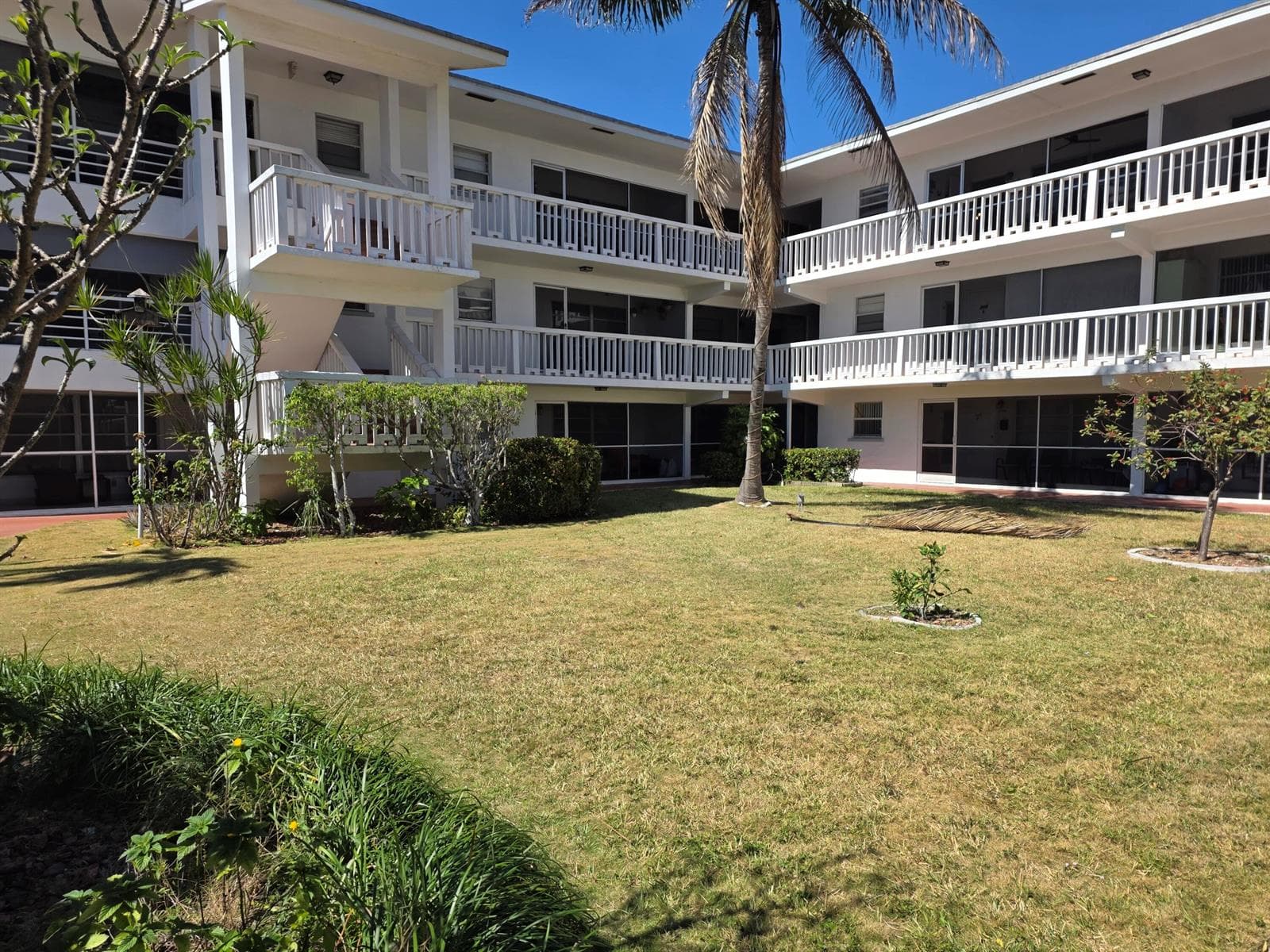 600 Pine Drive #103 1