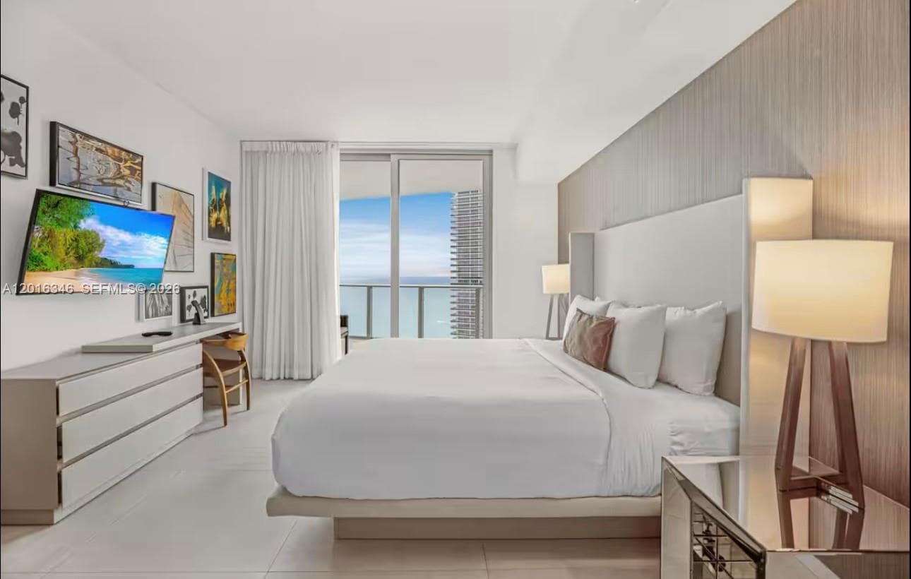 4111 Ocean Dr 1610 photo 7
