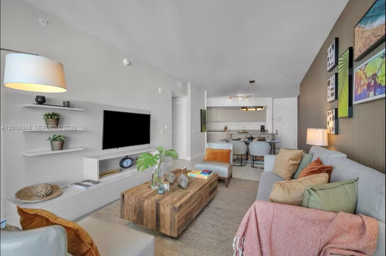 4111 Ocean Dr 3