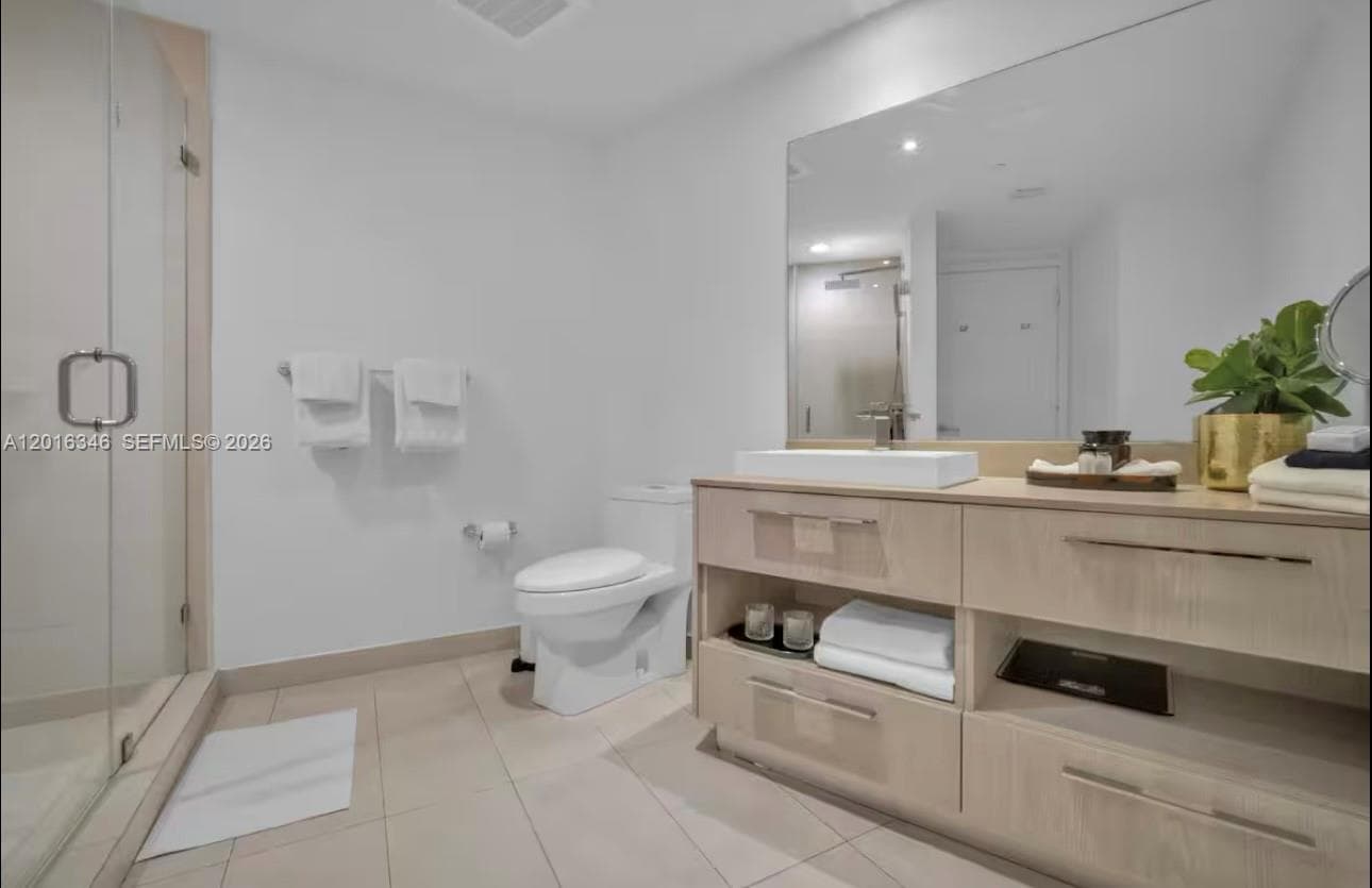 4111 Ocean Dr 1610 photo 10