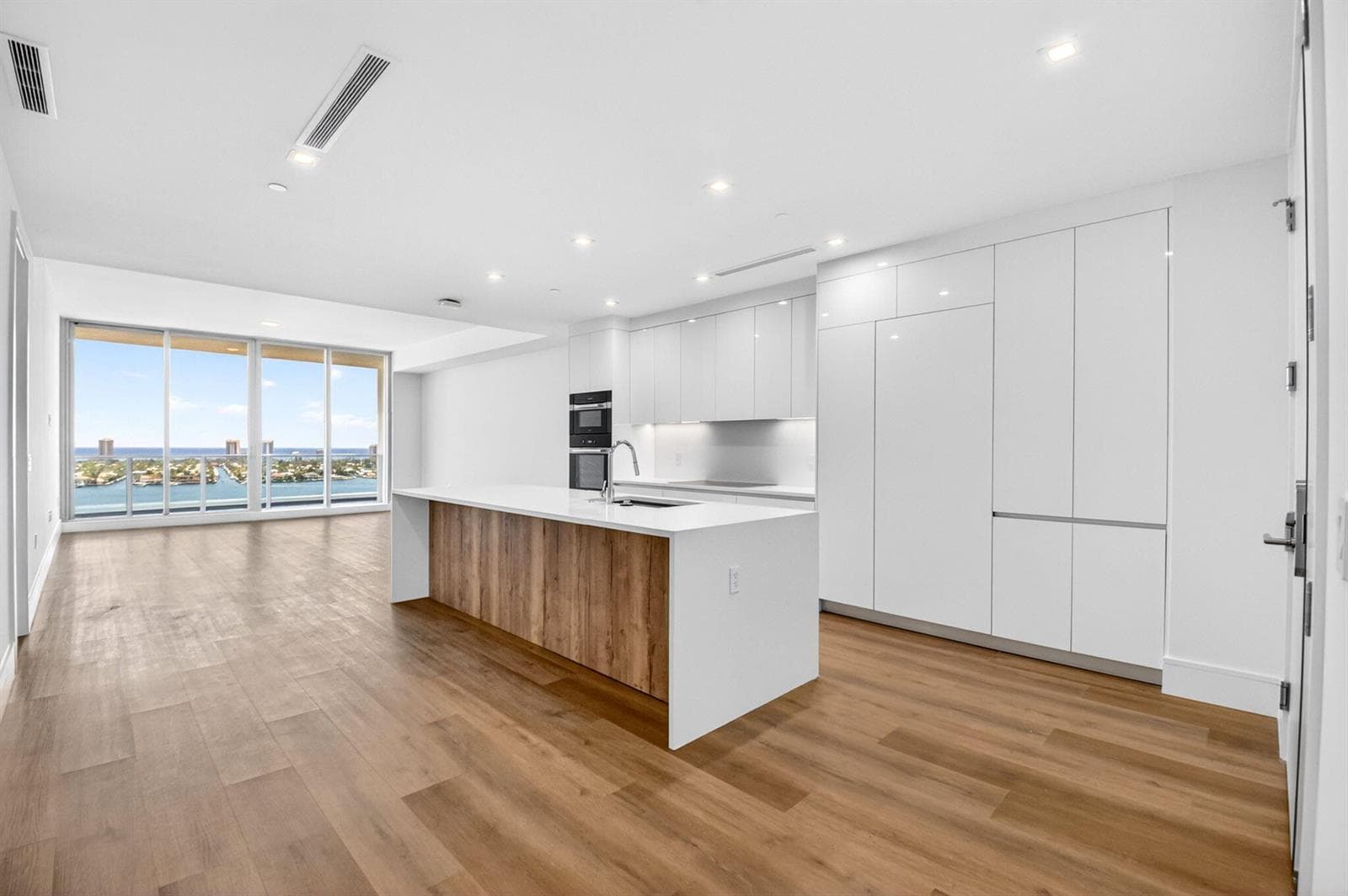 220 Lake Shore Drive #1808 3