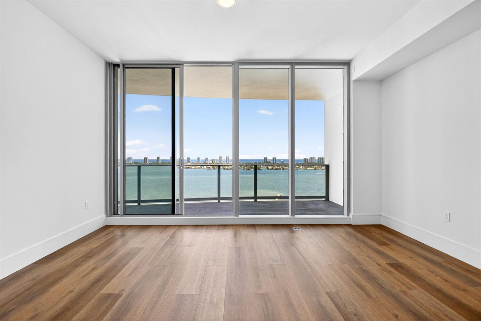 220 Lake Shore Drive #1808 4