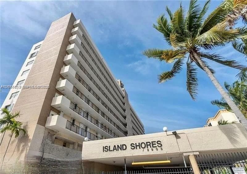 2903 N Miami Beach Blvd 906 photo 1