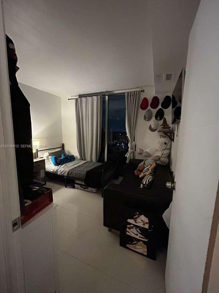 2903 N Miami Beach Blvd 906 photo 18