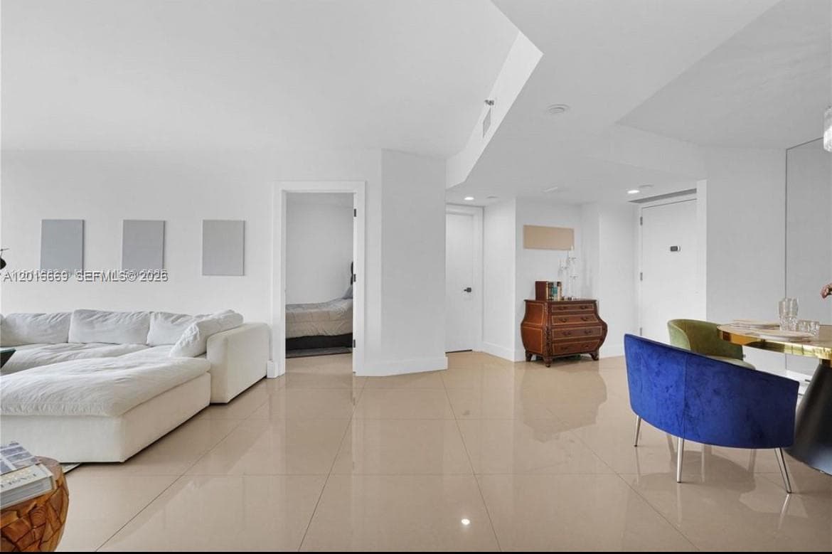 1000 W Island Blvd 2508 photo 6