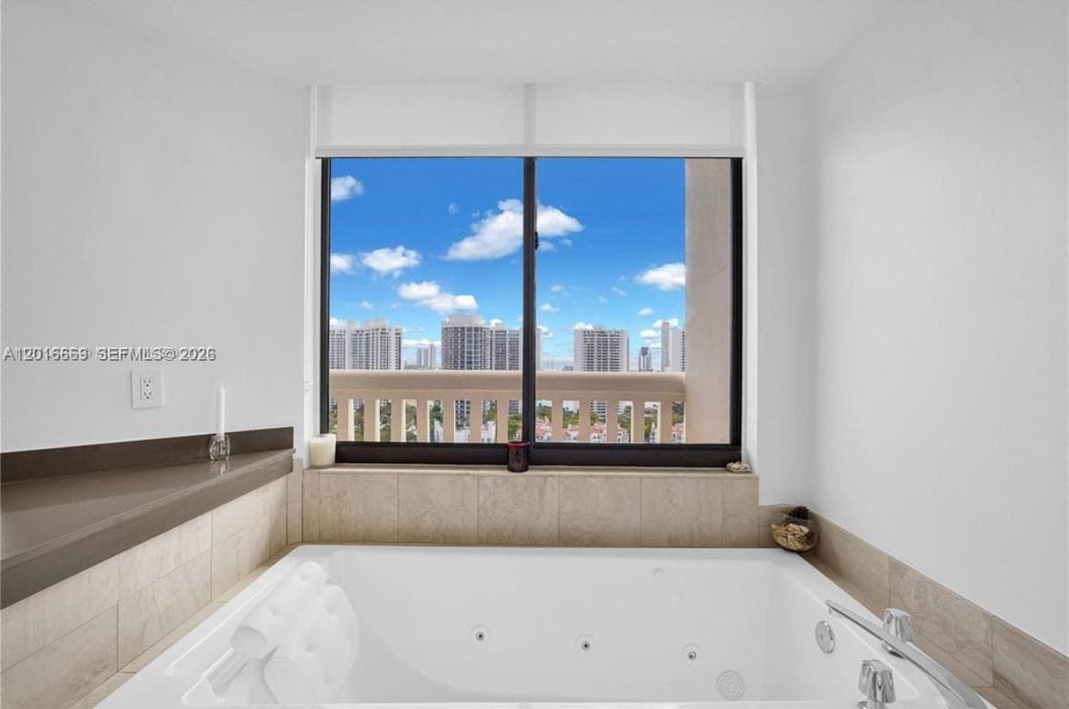 1000 W Island Blvd 2508 photo 22